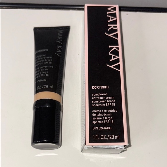 Mary Kay Cream Concealer Makeup - Picture 1 of 6